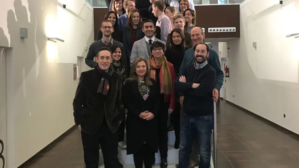 Los participantes en Run4Life en las instalaciones de Porto do Molle, con la delegada de la Zona Franca.