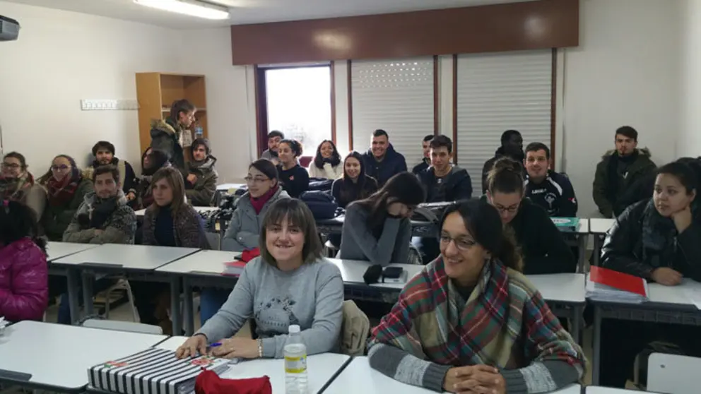 Estudantes pontevedreses nunha das charlas de "Aposta ao verde".