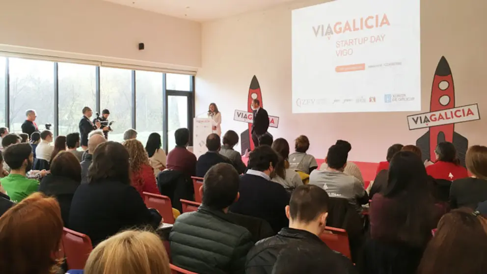 Teresa Pedrosa y Juan Cividanes en la inauguraci&oacute;n del StartupDay de V&iacute;aGalicia en Vigo.