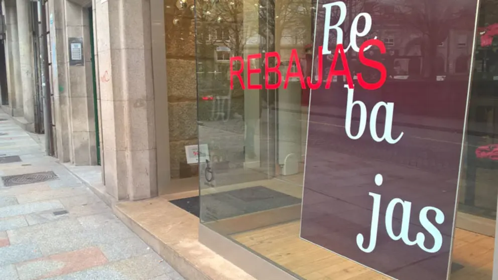 Muchos comercios no han aguardado al tradicional 7 de enero para iniciar el periodo de rebajas.