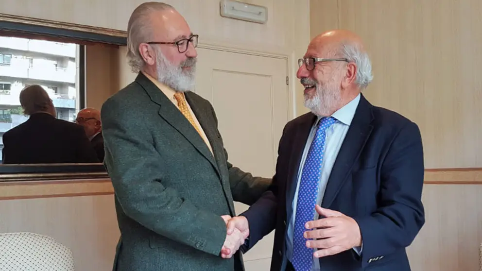Mariano G&oacute;mez-Ulla releva a Seraf&iacute;n Oca&ntilde;a como presidente del C&iacute;rculo Financiero de Galicia.