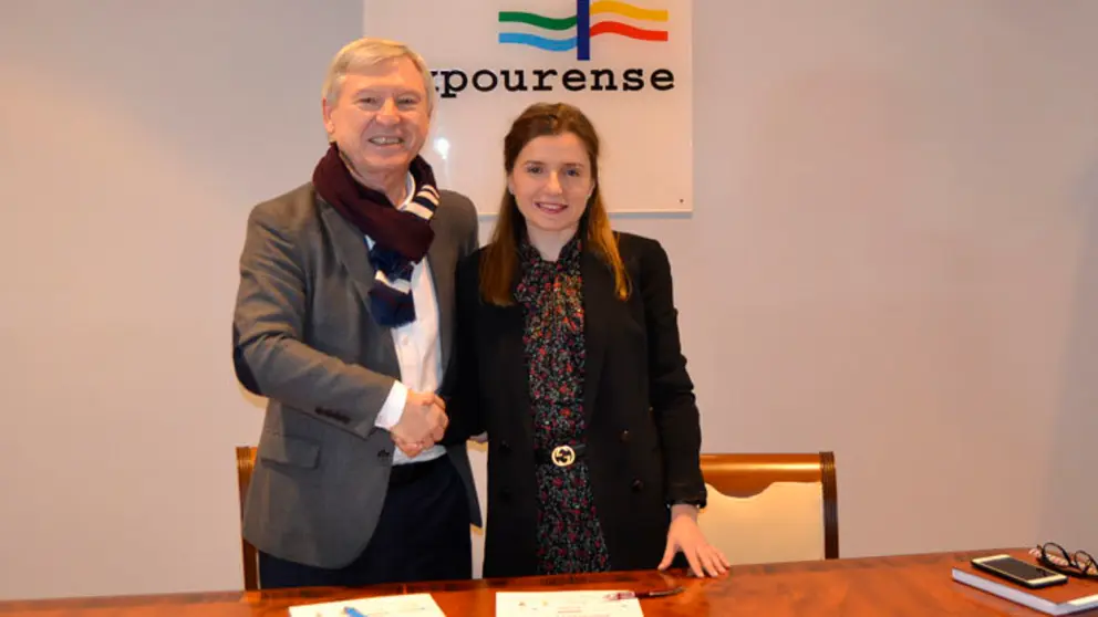 Alejandro Rub&iacute;n y Lara da Silva firmaron el convenio entre Expourense y C.R.D.O. Monterrei.