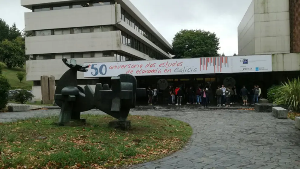 Facultade de Ciencias Econ&oacute;micas e Empresariales da USC.