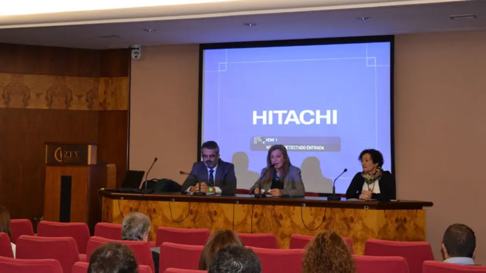 David Parejo, Teresa Pedrosa y D&eacute;bora Remonde, en la jornada sobre Centroam&eacute;rica en Zona Franca.