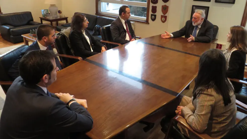 La delegaci&oacute;n del Puerto de T&aacute;nger Med fue recibida por el presidente de la Autoridad Portuaria de Vigo.