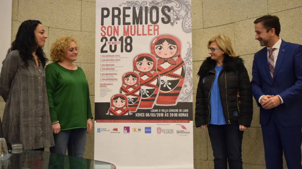 Ana Gonz&aacute;lez Abelleira, Sonsoles L&oacute;pez Izquierdo, Beatriz Varela Regueira e &Oacute;scar Salgado, na presentaci&oacute;n dos premios Son Muller 2018./D.LUGO.