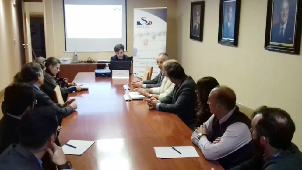 Asistentes a la jornada celebrada en la sede de la CEO.