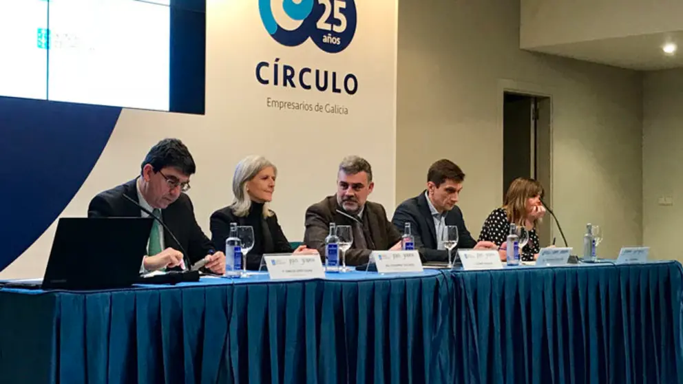 Responsables de la Conseller&iacute;a de Econom&iacute;a en el acto en Vigo con el sector naval.