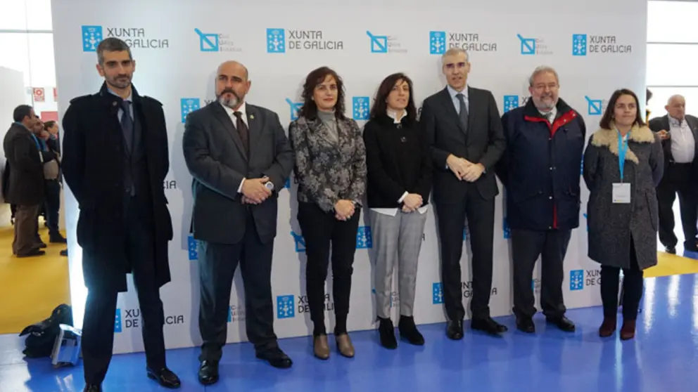 Los conselleiros (centro) en la presentaci&oacute;n de las nuevas licitaciones del programa de Soluciones del polo de Rozas.