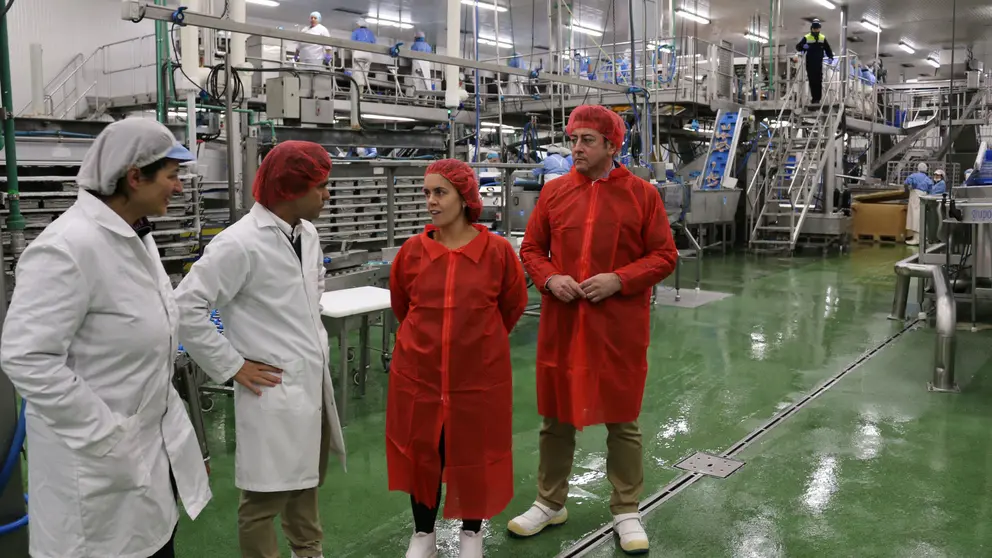 La directora de la Gain, Patricia Argerey, en las instalaciones de Cabomar Congelados.