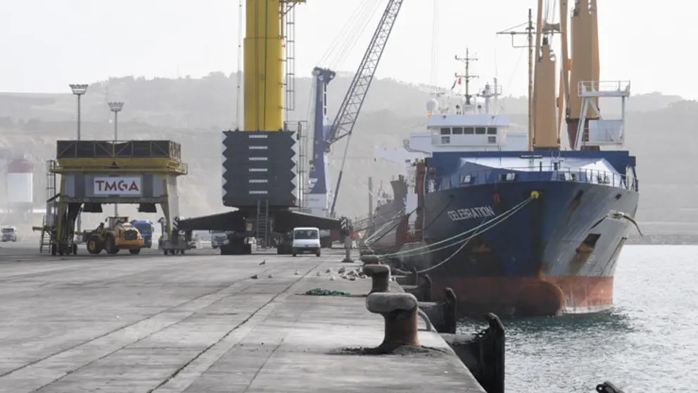 Una imagen del Puerto Exterior de A Coru&ntilde;a.