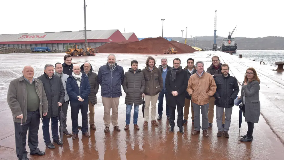 Visita de miembros del Cl&uacute;ster da Madeira a Punta Langosteira.