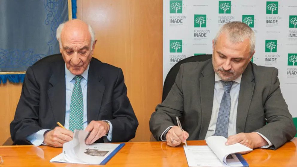 os&eacute; Luis Calder&oacute;n Garc&iacute;a, Director General de SANTA LUC&Iacute;A, y Antonio Cobi&aacute;n Varela, presidente del Patronato de Fundaci&oacute;n Inade.