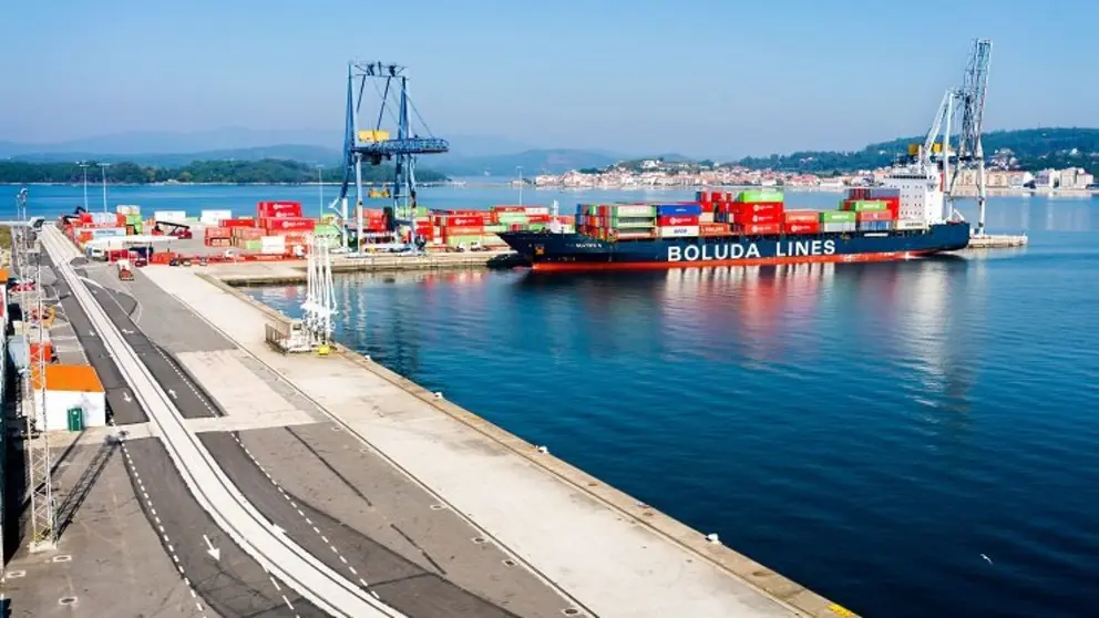 Boluda Maritime Terminal Vilagarc&iacute;a de Arousa/.J.BARREIRO CAJARAVILLE.
