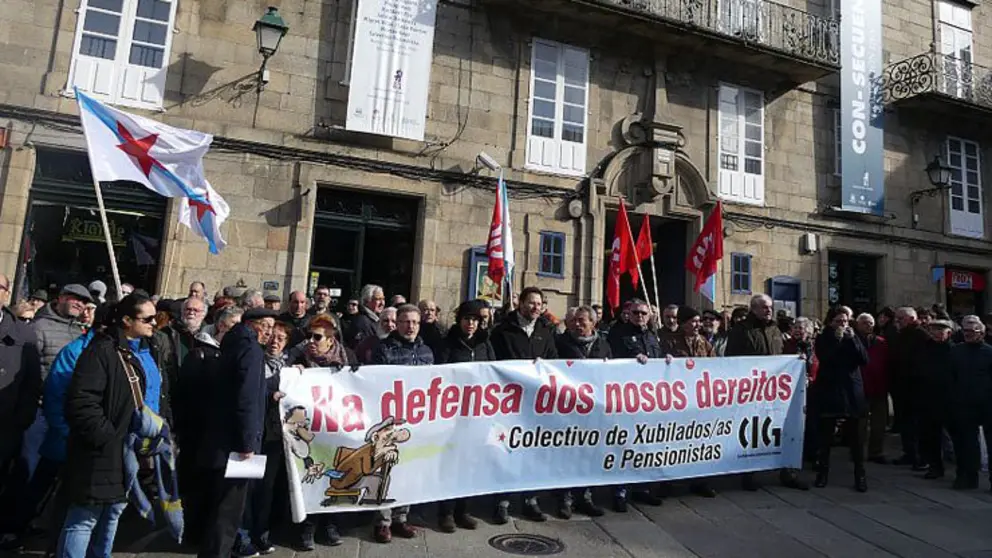 Unha protesta convocada pola CIG sobre as pensi&oacute;ns, en Santiago./CIG.