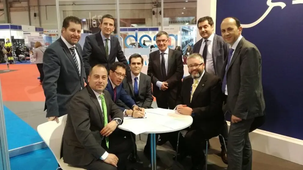 Integrantes do Foro Enerx&eacute;tico de Galicia na II Feira da Enerx&iacute;a.