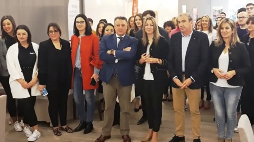 Venancio Salcines, Lara M&eacute;ndez y Dar&iacute;o Campos, en la inauguraci&oacute;n de la I Feria de Empleo Universitario de Lugo.