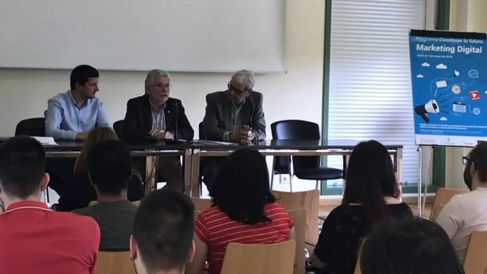El teniente alcalde de Barbad&aacute;s, Xos&eacute; Manuel F&iacute;rvida, el presidente del Inorde, Rosendo Fern&aacute;ndez, y el director del Programa, Jes&uacute;s Marciel, presentaron el programa de marketing digital.