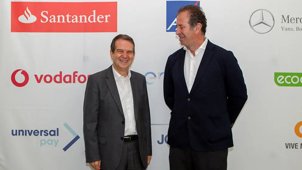 El alcalde de Vigo junto al