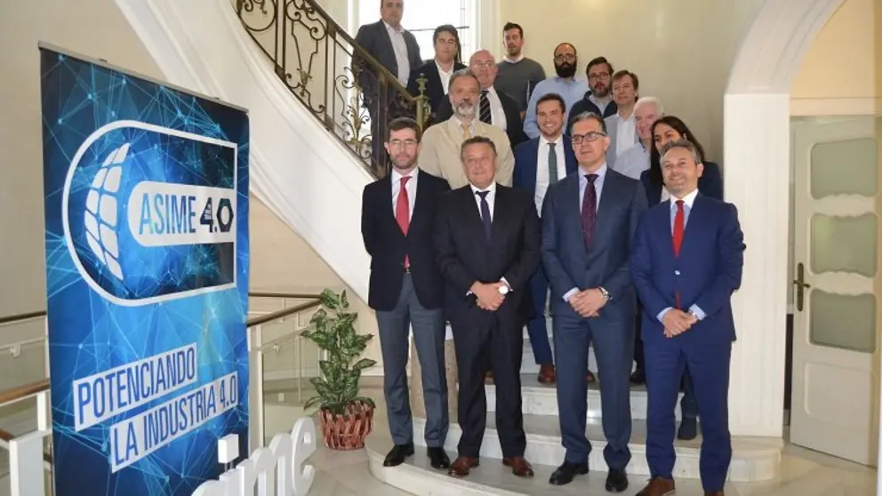 Miembros de Asime y de Escuela de Finanzas en la presentaci&oacute;n del acuerdo entre ambas entidades.
