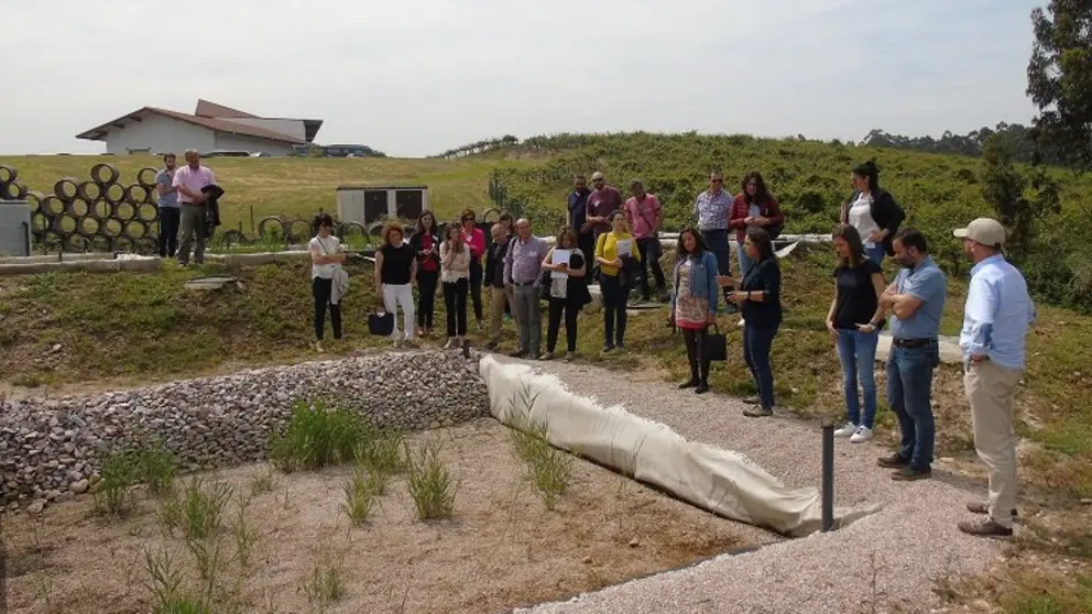 Visita a la planta piloto del sistema WETWINE en la Bodega Santiago Ruiz, ubicada en O Rosal.