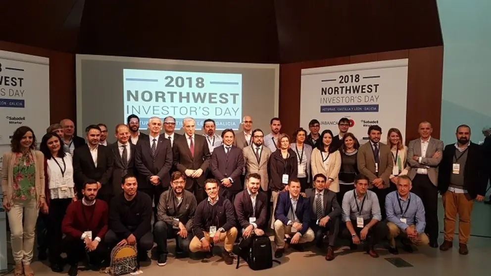 El conselleiro de Econom&iacute;a con los emprendedores gallegos participantes en el Northwest Investor 's Day en Gij&oacute;n.