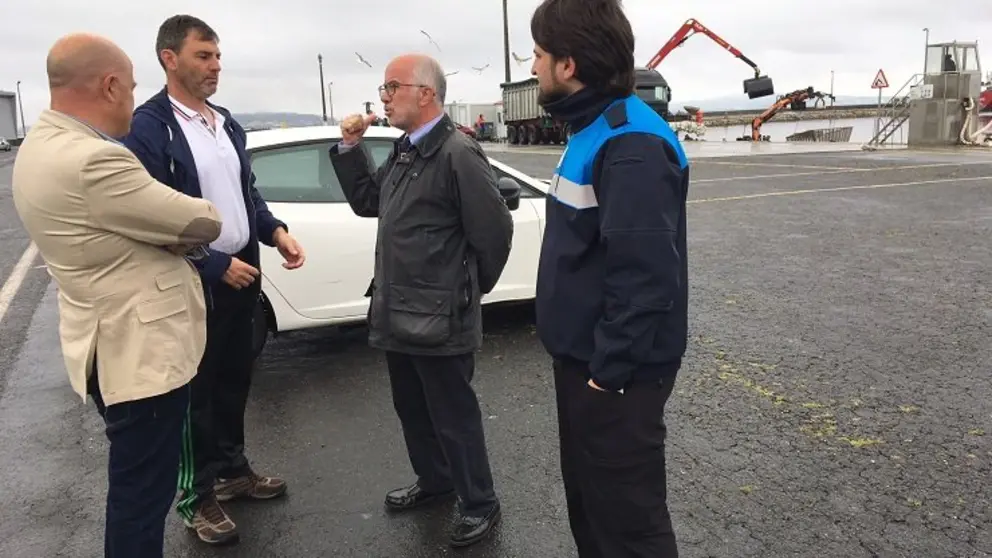 O presidente de Portos de Galicia visitou o porto da Pobra do Carami&ntilde;al.