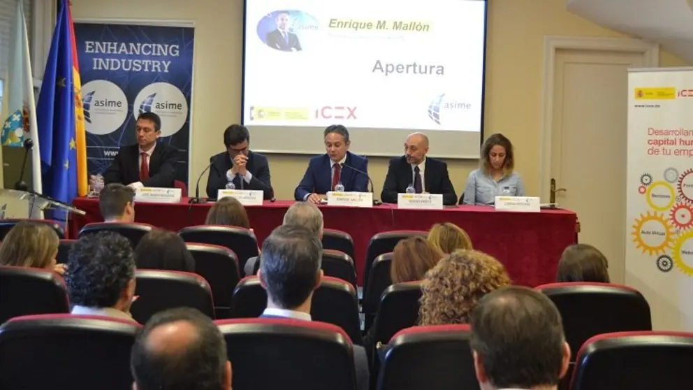 Jos&eacute; Ramon
Regueira (Director Comercial de Nodosa Shipyards), D. Luis
&Oacute;scar Moreno (Consejero Econ&oacute;mico y Comercial de Espa&ntilde;a en
Rabat), D. Enrique M. Mall&oacute;n Otero (Secretario General de
Asime), D. Sergio Prieto (Director Territorial de ICEX en Galicia)
y D&ntilde;a. Lorena Rosende (Directora General de Itera T&eacute;cnica).