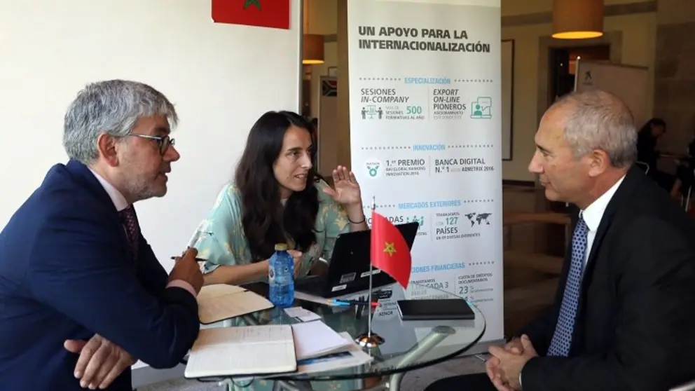Mesa de trabajo sobre el mercado de Marruecos en la jornada organizada por CaixaBank.
