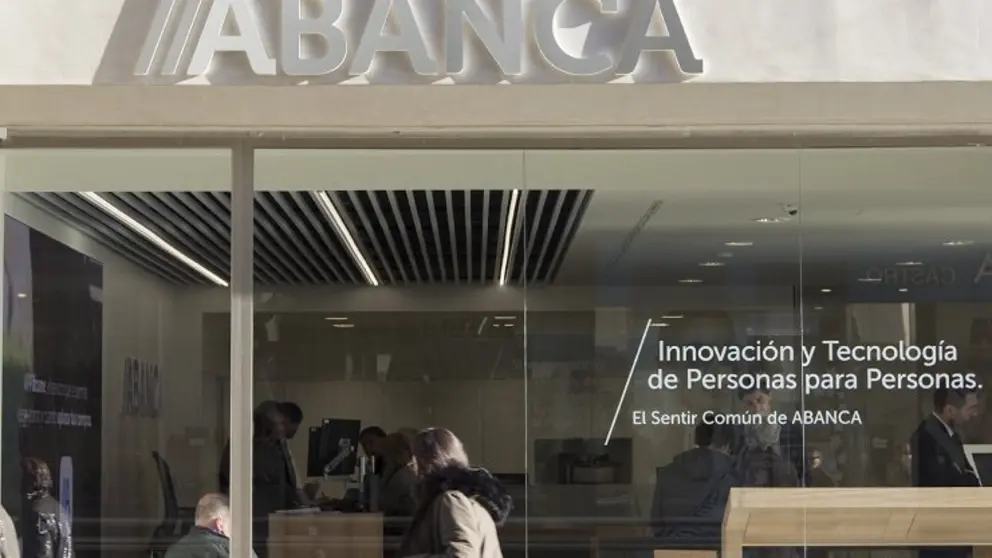 Oficina de Abanca en la plaza de Lugo (A Coru&ntilde;a).