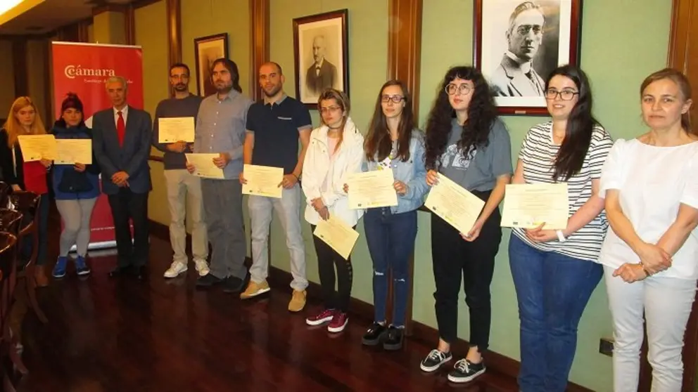 Alumnado dos cursos do plan PICE impartidos na C&aacute;mara compostel&aacute;.