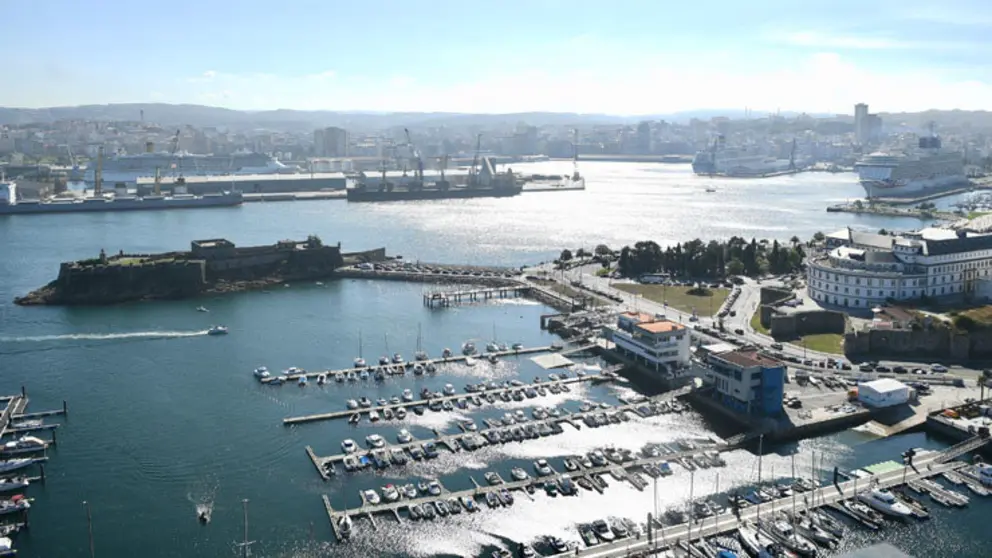 Los tres cruceros atracaron en los muelles de Trasatl&aacute;nticos, Calvo Sotelo y San Diego.