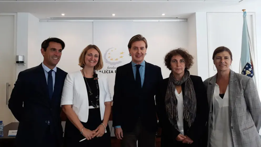 Participantes en la reuni&oacute;n en la sede de Bruselas de la Fundaci&oacute;n Galicia Europa; en el centro, Jes&uacute;s Gamallo.