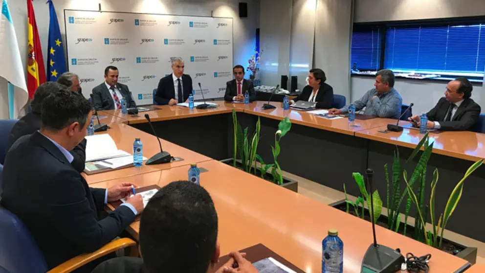 Francisco Conde reunido con la delegaci&oacute;n colombiana.