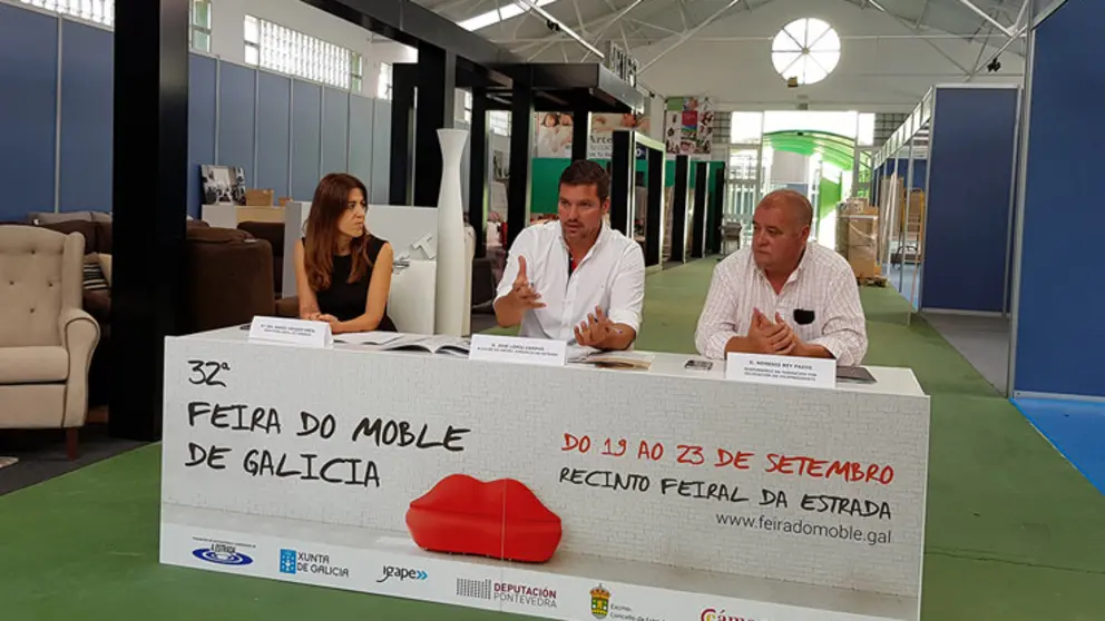 Sol V&aacute;zquez, Xos&eacute; L&oacute;pez e Nemesio Rey presentaron a 32&ordf; Feira do Moble de Galicia.