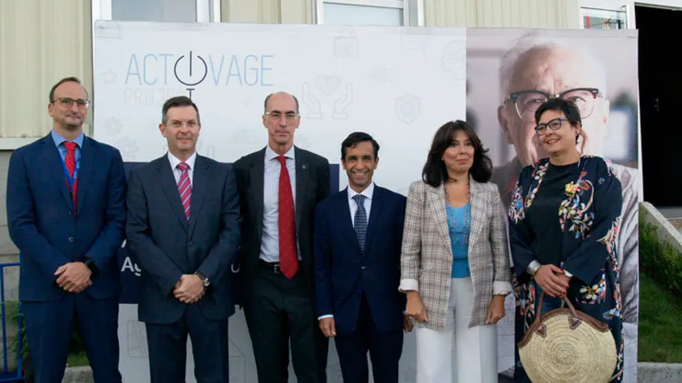 Sebasti&aacute;n Pantoja (director I+D Telev&eacute;s), Santiago Rey, (director general Telev&eacute;s Corporaci&oacute;n), Jes&uacute;s V&aacute;zquez Almui&ntilde;a (Conselleiro de Sanidade), J.Manuel Rey Varela (Conselleiro de Pol&iacute;tica Social), Mar Pereira (directora AMTEGA) y Concepci&oacute;n Fern&aacute;ndez, concelleira de Pol&iacute;ticas Sociais de Santiago.