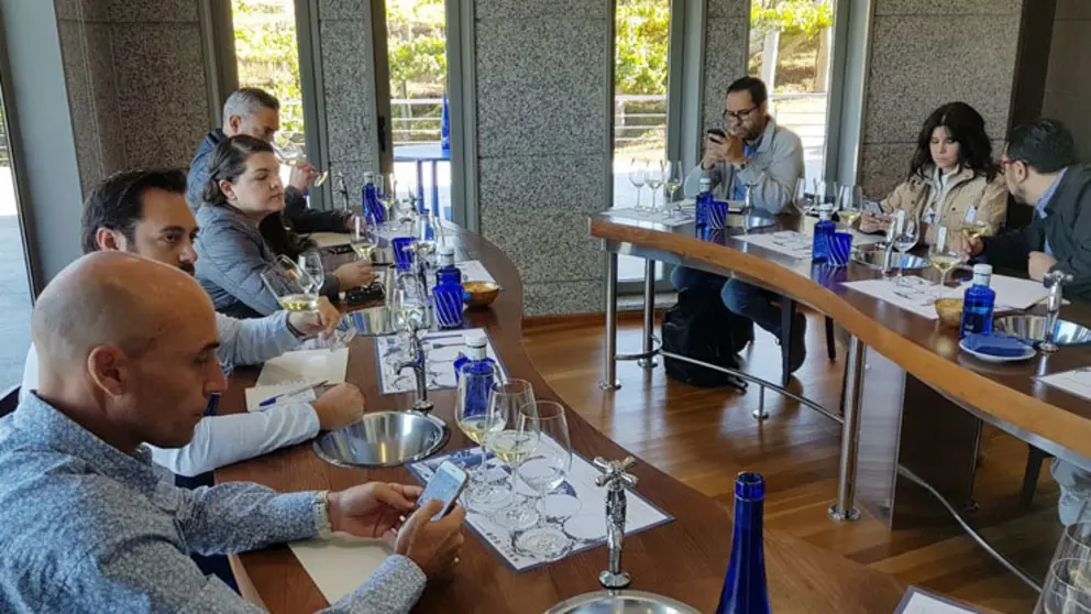 Los prescriptores mexicanos, en una cata en la D.O. R&iacute;as Baixas.
