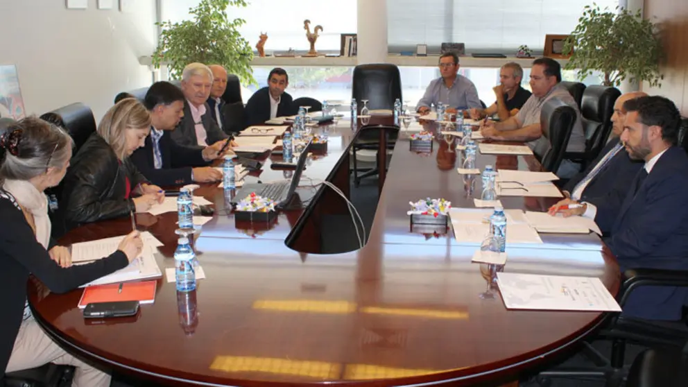 Comit&eacute; asesor de Sportur, reunido en Expourense.