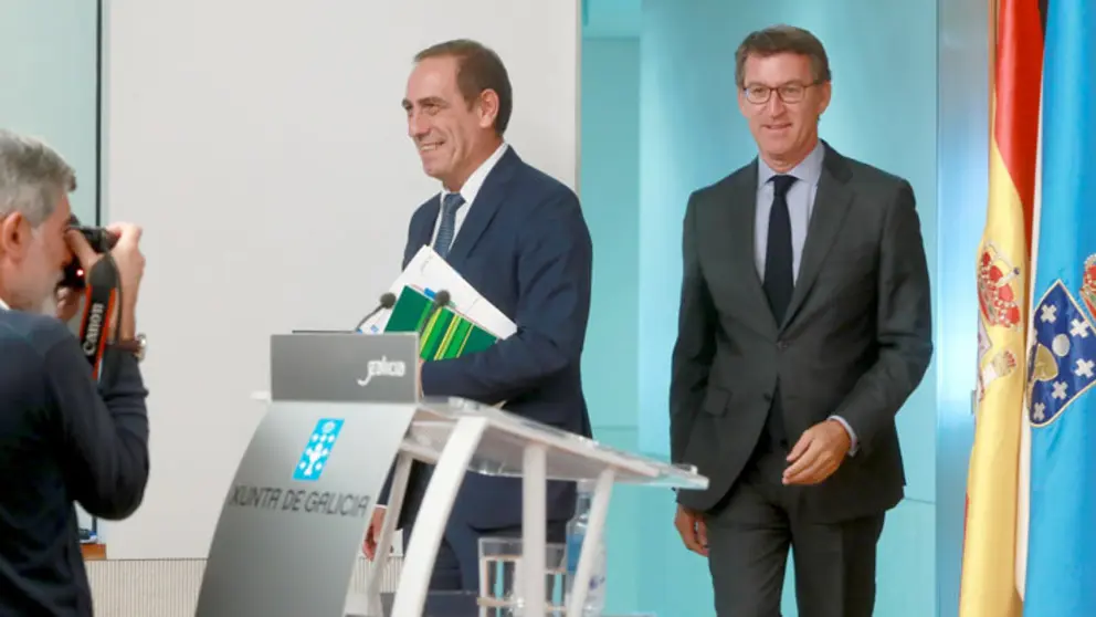 El conselleiro de Facenda, Valeriano Mart&iacute;nez, y el presidente de la Xunta, Alberto N&uacute;&ntilde;ez Feij&oacute;o.