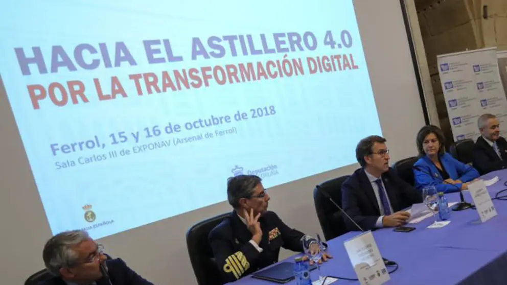 En el centro, el presidente de la Xunta y la presidenta de Navantia, en la inauguraci&oacute;n de la jornada en Exponav, Ferrol.