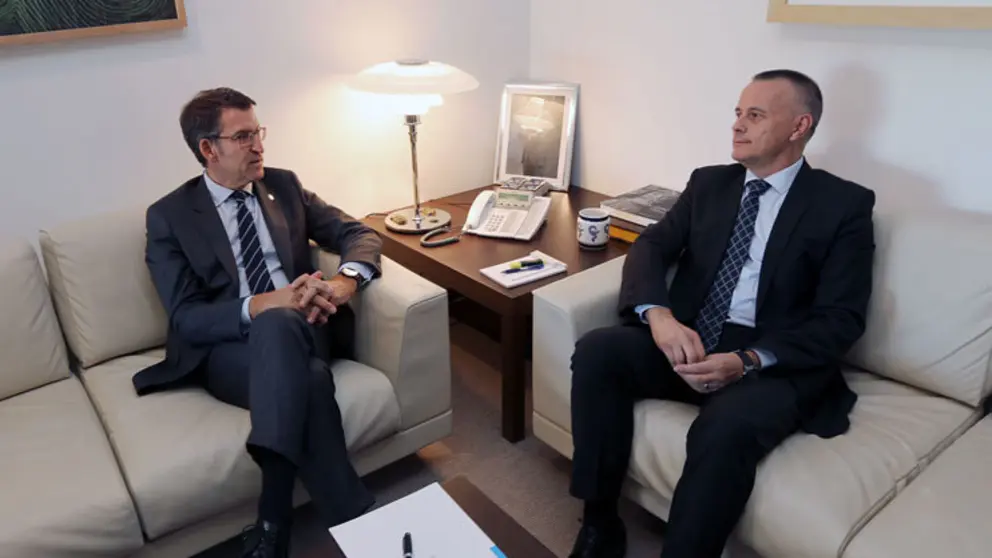 Alberto N&uuml;&ntilde;ez Feij&oacute;o con Jorge Cebreiros, en Santiago./A.VARELA.