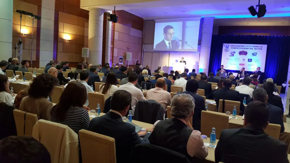 Asistentes al V Encuentro AGEO para la
competitividad del sector, celebrado en el Hotel Carlos I de Sanxenxo.