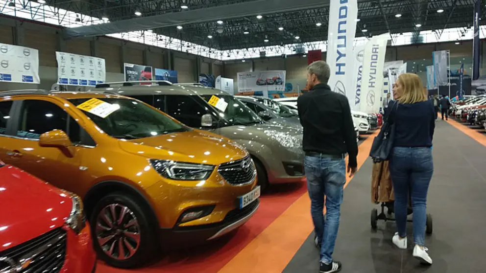 Visitantes en el 10&ordf; Sal&oacute;n del Autom&oacute;vil - Veh&iacute;culo de Ocasi&oacute;n, en Expourense./P.L.