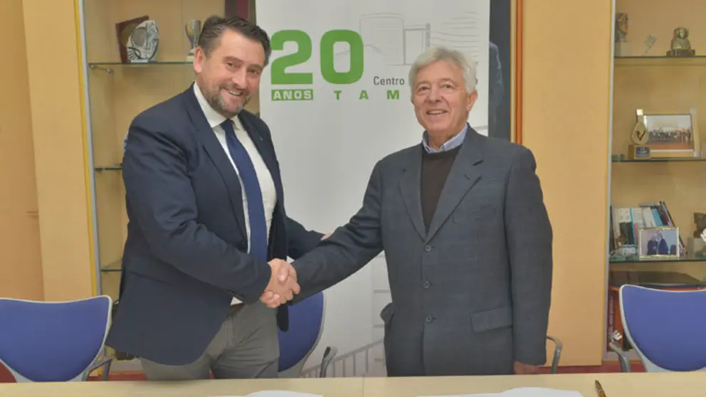 Ignacio Barrag&aacute;n y Jes&uacute;s Chenel firmaron el convenio entre Quality Consultores y la Asociaci&oacute;n &Aacute;rea Empresarial Tambre.