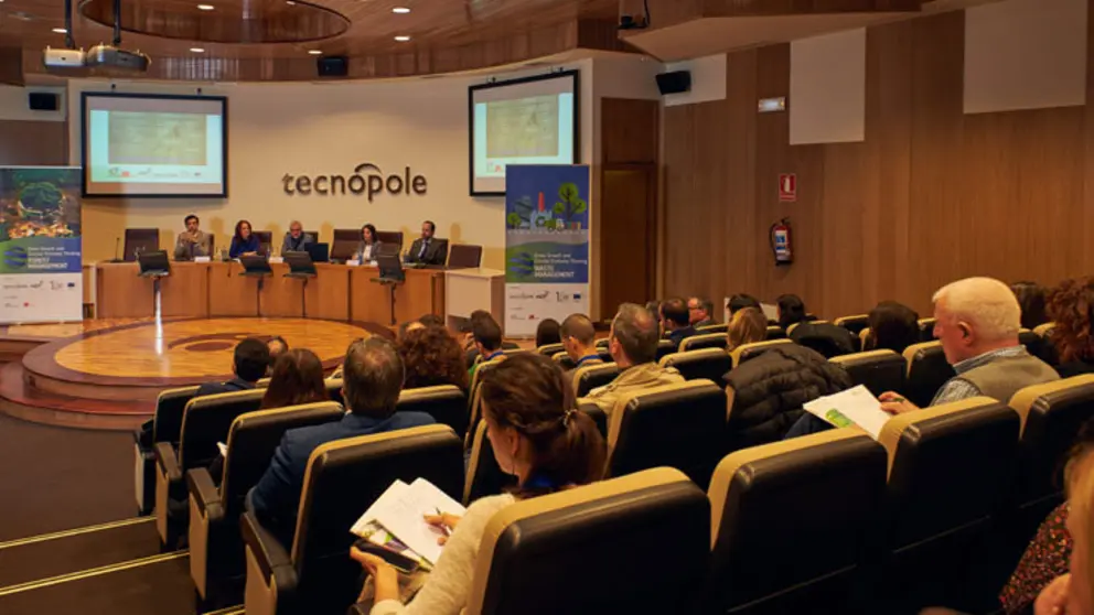 Asistentes a la jornada sobre econom&iacute;a circular en la Tecn&oacute;pole./E.REPETSKAYA.