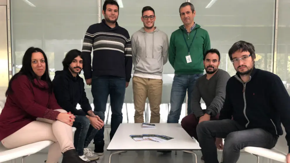 Equipo de Insitu Enxe&ntilde;er&iacute;a, ga&ntilde;adora na categor&iacute;a de pemes.