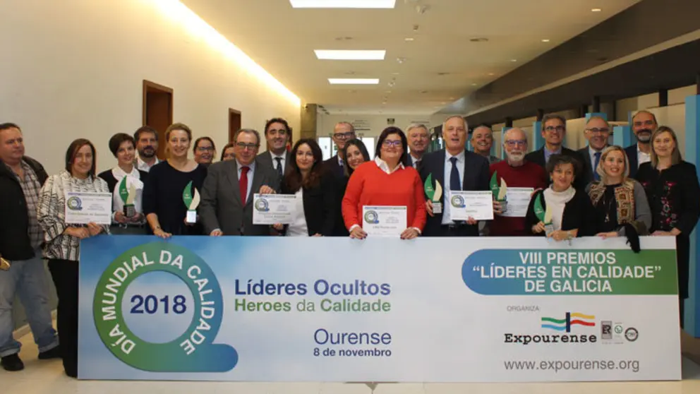 Autoridades e galardoados cos Premios "L&iacute;deres en Calidade", en Expourense.