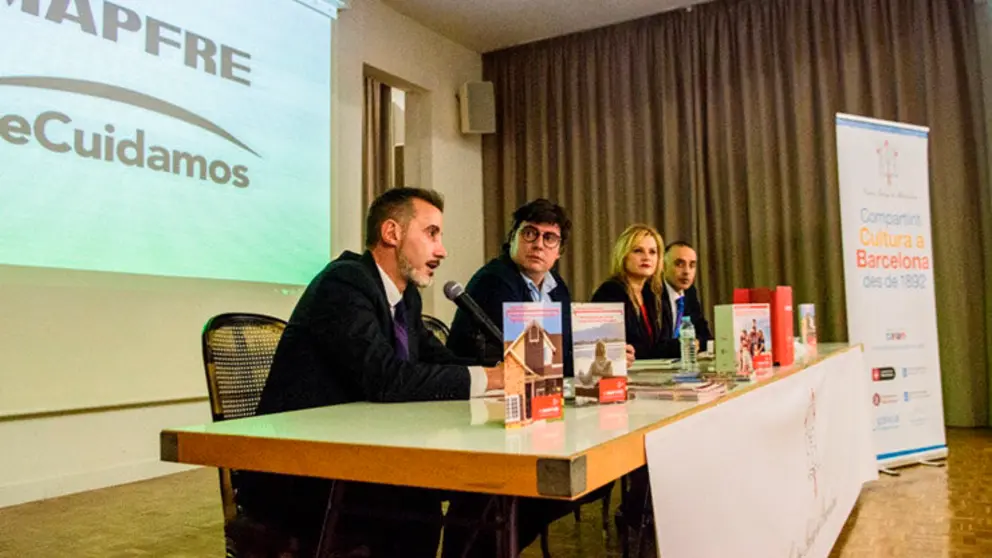 Directivos de Mapfre expusieron las ventajas del acuerdo en el Centro galego de Barcelona./martabacardit.com.