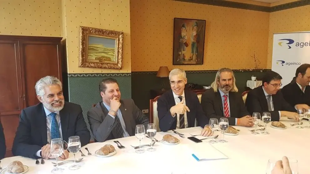 Francisco Conde, invitado a la Tribuna Ageinco, en Vigo.