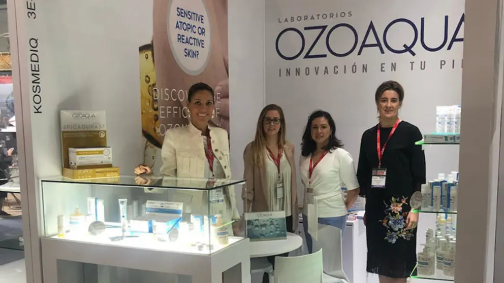 Stand de Laboratorios Ozoaqua en Cosmoprof.